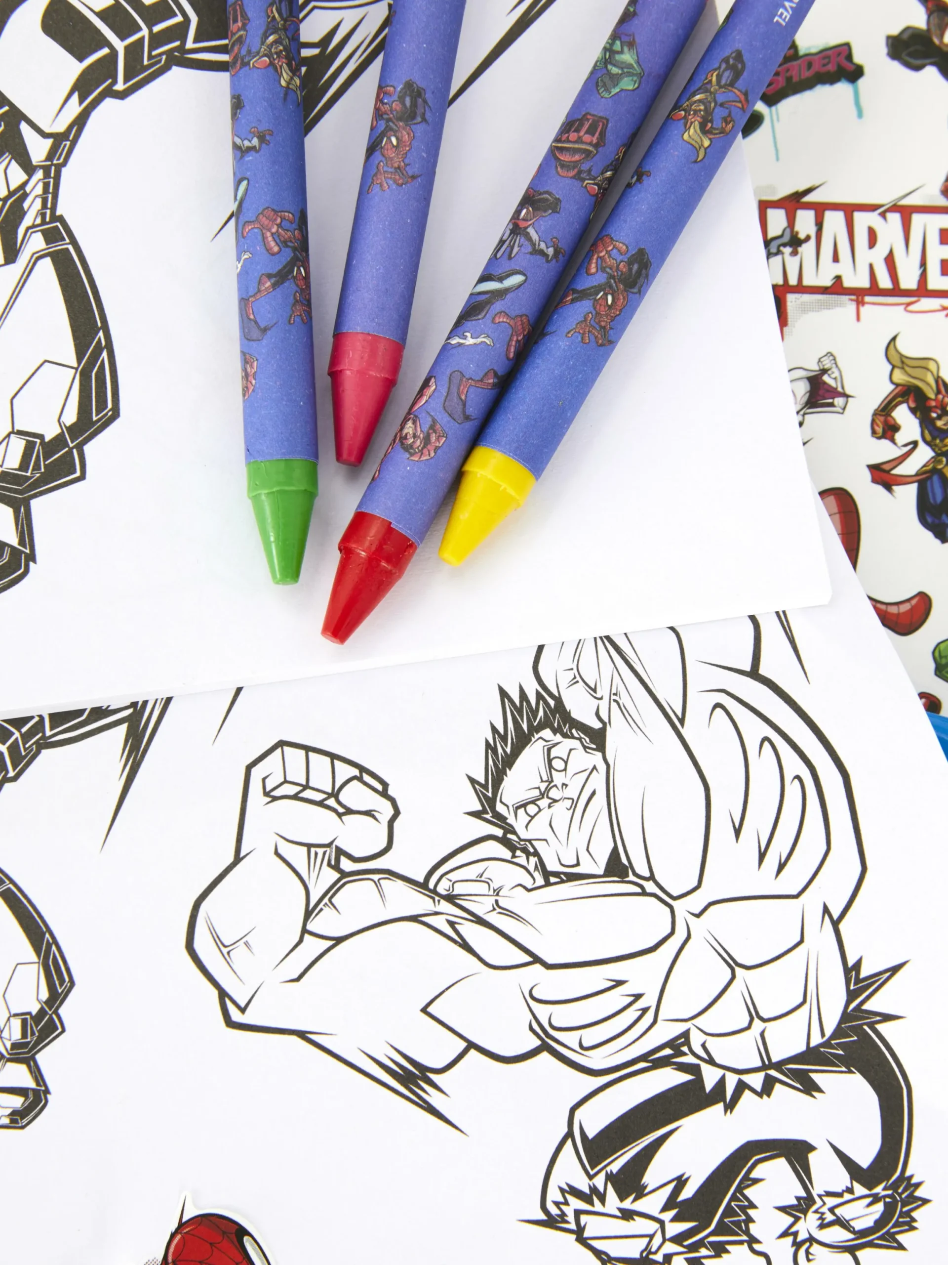 Kit De Coloriage à Transporter Marvel Avengers|Primark Sale