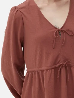 Mini Robe à Smocks Avec Col En V Et Liens à Nouer|Primark Online